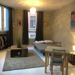  Apartment Cosy Barriere/parvis St Gilles